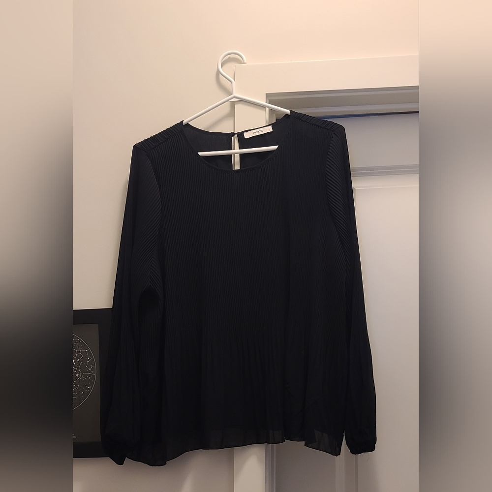 Ricki's Black Pleated Blouse - Picture 2 of 9